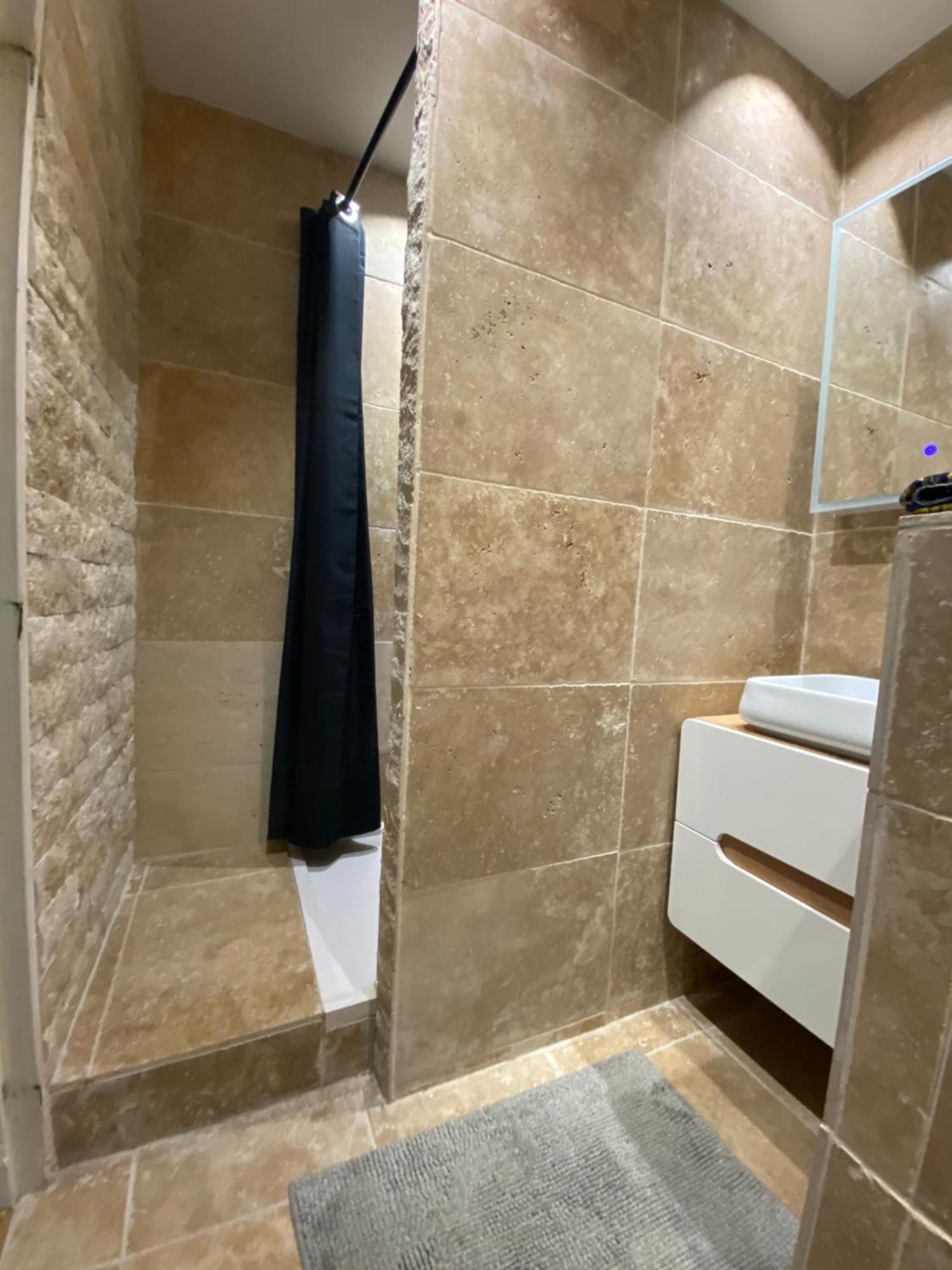 Appartement Cocooning, Design, Confort & Balcon Сен Дени Екстериор снимка